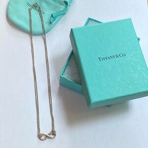 ⛓️♾️⛓️Authentic Tiffany & co. Double chain infinity necklace